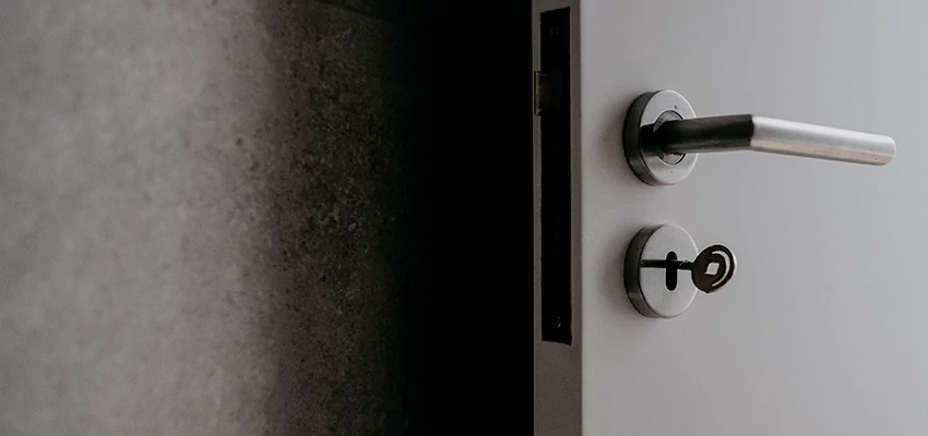 Front Door Handle Repair And Installation in Pine Hills, FL